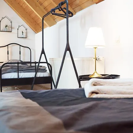 Reihenmittelhaus Mit Kamin Nyaraló